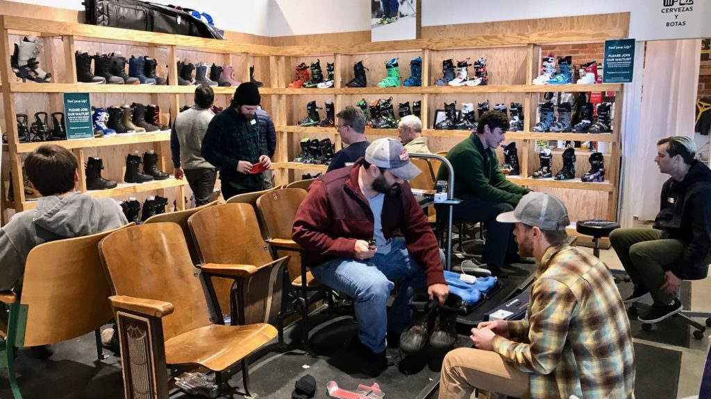 Evo Denver busyboot crop